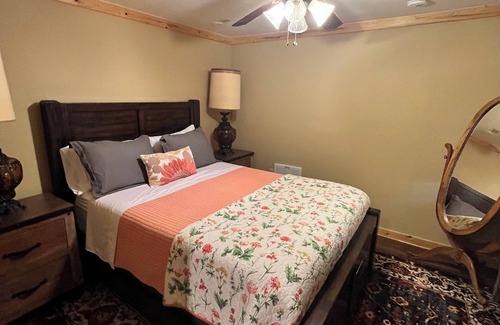 Howard Villa | Charming villa a short scenic drive to Salida Colorado!