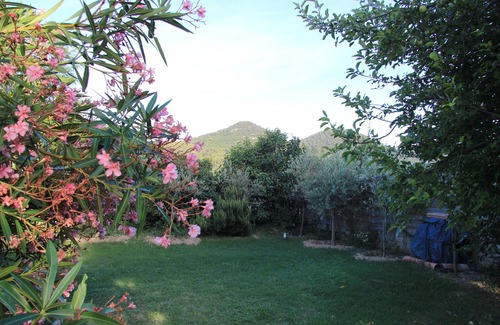 Seguret House | Charming Villa In Provence With Private Garden