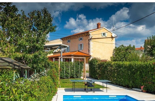 Bubani Cabin | Charming Villa only 10 minutes drive from the sea