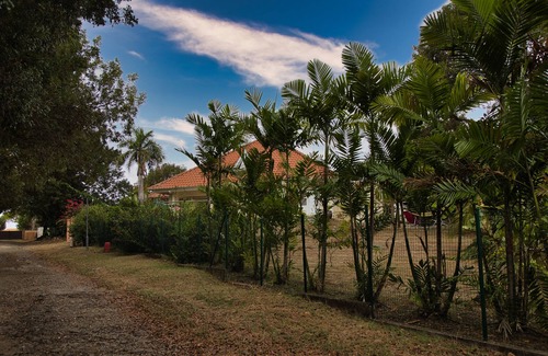 Sainte-Anne House | Charming villa, pool and garden, on the beach road
