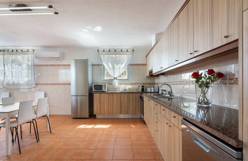 Setubal House | Charming Villa w/pool & Soccer field @ 30min Lisbon