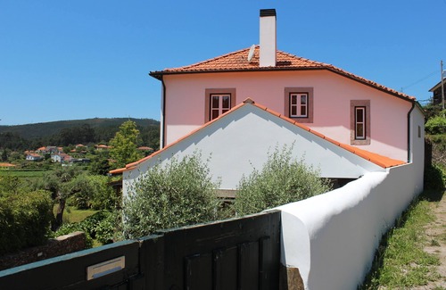 Orbacem Villa | Charming villa with 4 separate bedrooms for 8 people with swimmingpool