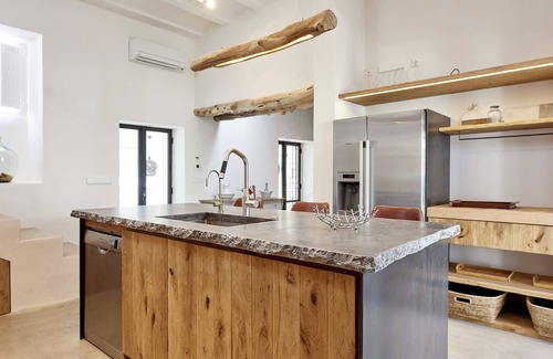 San Juan Bautista Villa | Charming Villa with 5 Bedrooms in Sant Joan, 1042