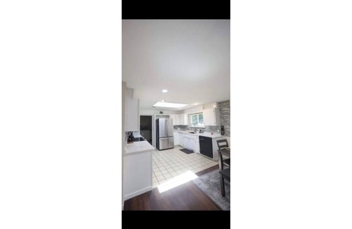 Renton Villa | Charming villa with AC in Renton - perfect for large groups