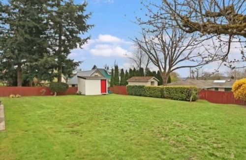 Renton Villa | Charming villa with AC in Renton - perfect for large groups