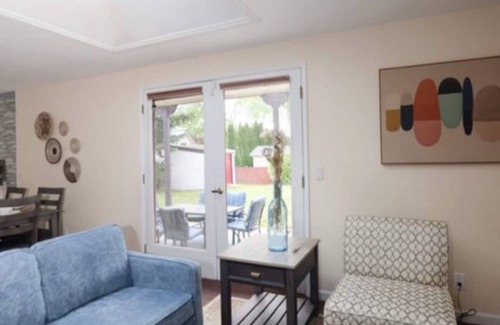 Renton Villa | Charming villa with AC in Renton - perfect for large groups