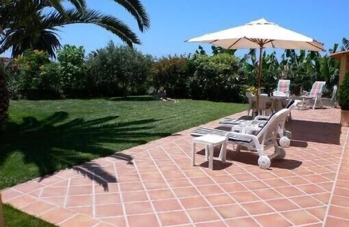 Los Silos Villa | Charming Villa with garden full of flowers located in Los Silos, north Tenerife
