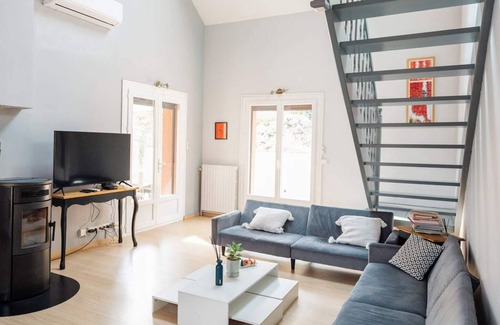 Domarin Villa | Charming villa with pool and BBQ, 1 min from Bourgoin-jallieu