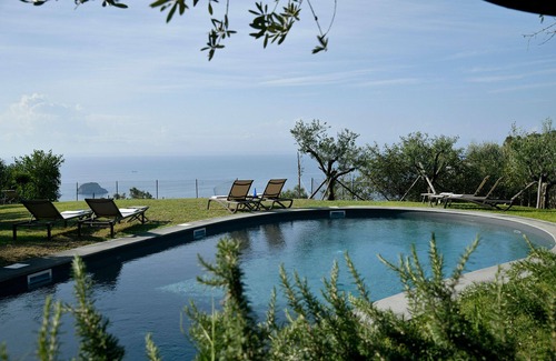 San Pietro Villa | Charming Villa with Pool, Overlooking the Enchanting Galli Islands