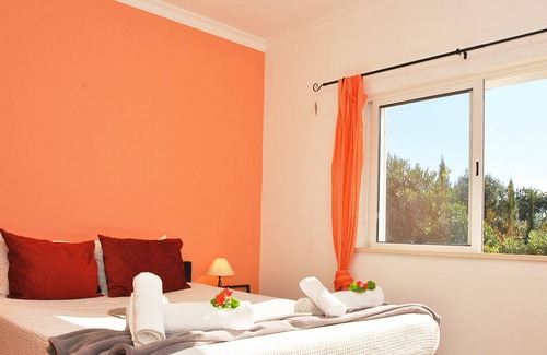 Albufeira Villa | CHARMING VILLA WITH PRIVATE POOL, BBQ AND FREE Wi-Fi