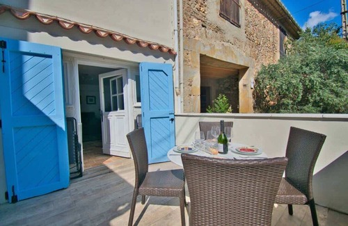 Puicheric House | Charming village house in Puicheric with courtyard