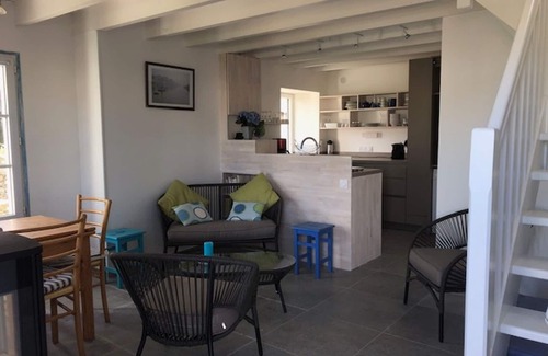 Locmaria House | Charming Village House in Samzun, 200m from Beach, WiFi, Garden, No Pets