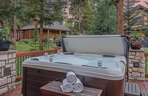 Christie Heights House | Charming w/Mtn Views + Hot Tub + Near Town & Peak 8 - Bystone Villa Retreat