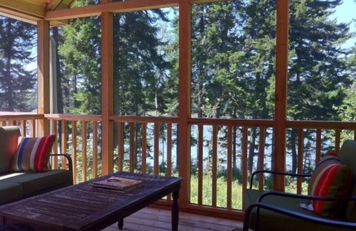 Corea House | Charming waterfront Cape on 5 acres - Protected habitat - Bikes and Kayaks Incl