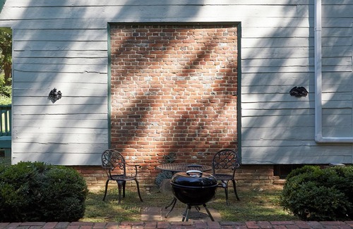 Annapolis House | Charming Waterfront Cottage on Private Historic Property