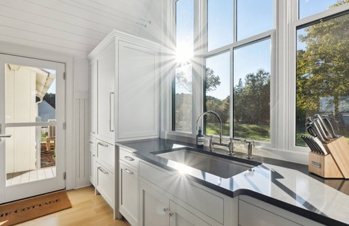 Bozman Cottage | Charming Waterfront Cottage Retreat near St. Michaels