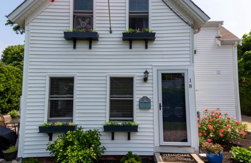 Hyannis House | Charming 'Waterfront District 'Home in the Heart of Hyannisport.