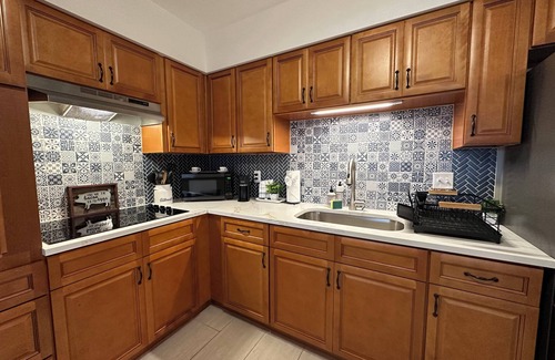 Cypress Gardens House | Charming Winter Haven Home. 2 Miles to Legoland with nightly firework show!