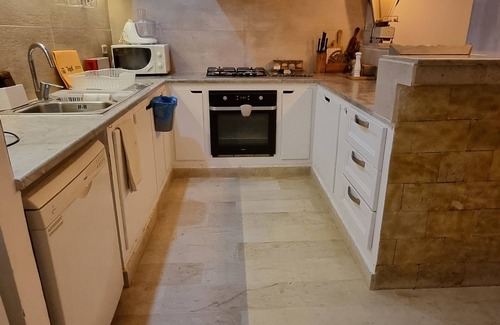 Dar Allouche House | Charming with pool 3-bedroom house in Dar Allouche with AC