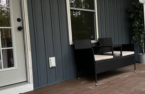 Macon House | Charming wooded home away from home