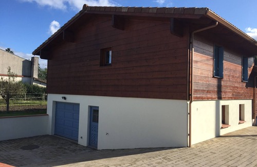 Pibrac Villa | CHARMING WOODEN VILLA WITH PRIVATE POOL. BRIGHT, QUIET, NEAR TOULOUSE.