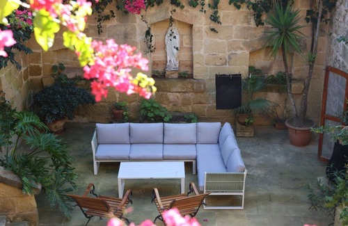 Xaghra House | Charming Xagħra Farmhouse: Pool, Garden & Spacious