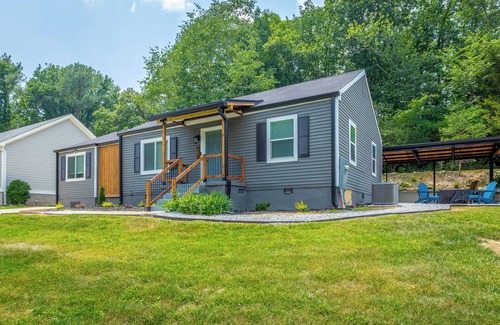 Stuart Heights - Rivermont House | Charming1-level home located minutes from the North Shore with PRIVATE HOT TUB!