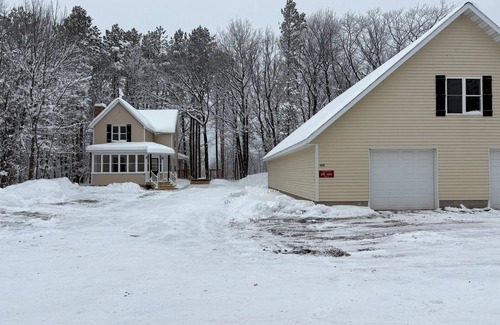 Wakefield House | Charmingly renovated 1920's ski cottage in Indian Village in Wakefield.