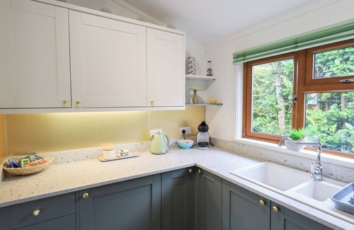 Capernwray Cottage | CHARNWOOD, pet friendly, country holiday cottage in Carnforth