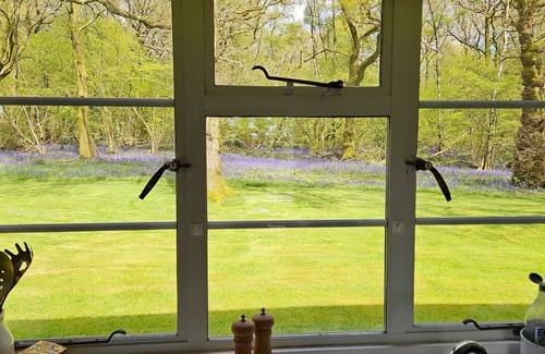 Axford Cottage | CHASEWOODS FARM COTTAGE, pet friendly in Ogbourne St George