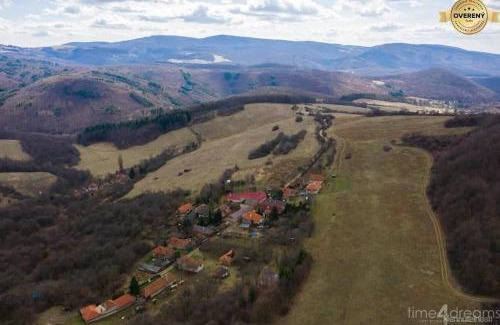 Jedlove Kostolany Ski Chalet | Chata na SAMOTE