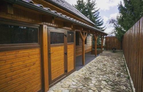 Jedlove Kostolany Ski Chalet | Chata na SAMOTE