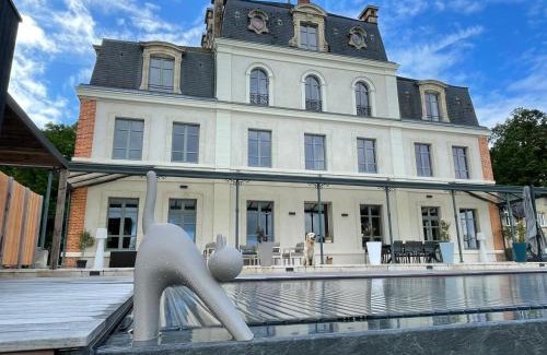 Yvre-l'Eveque Bed & Breakfast | Chateau aux portes du circuit des 24h