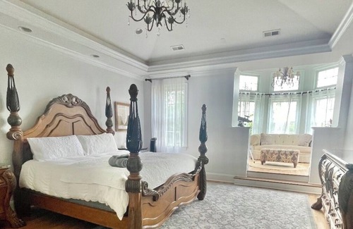 Wake Forest House | Chateau d’Amour- Huge home Sleeps 16 on 2 acres,