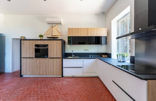 Miramas Apartment | Chateau de Couvent Apartment for 2 people next to the golf course