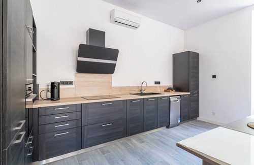 Miramas Apartment | Chateau de Couvent - Apartment for 4 people next to the golf course