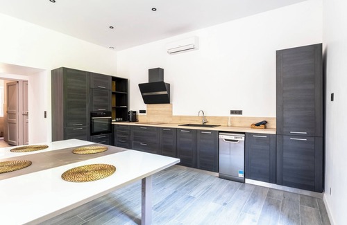 Miramas Apartment | Chateau de Couvent - Apartment for 4 people next to the golf course