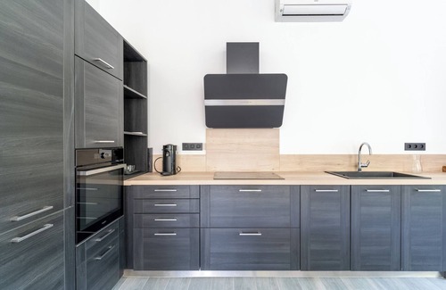 Miramas Apartment | Chateau de Couvent - Apartment for 4 people next to the golf course