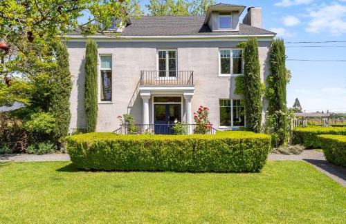Calistoga Bed & Breakfast | Chateau De Vie
