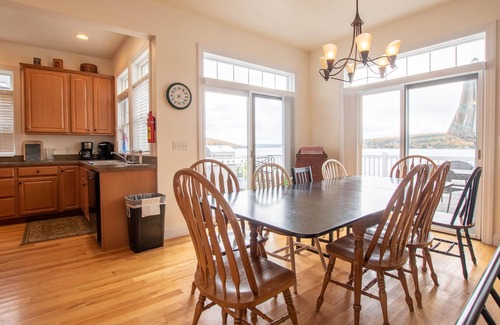 Keuka Park Cottage | Chateau Esperanza: "A Relaxing Lakeside Retreat"