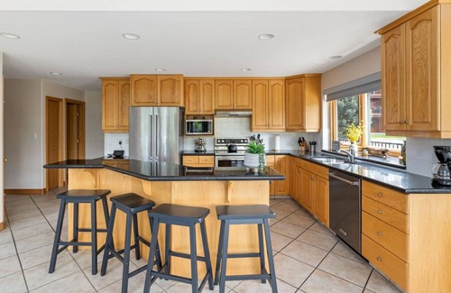 East Kootenay Apartment | Chateau Lawrence | Pool Table | Kids` Gaming Room