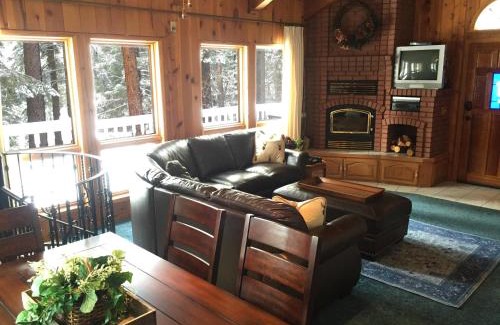 Yosemite West House | Chateau Royal East