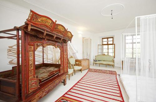 Kutna Hora District Hotel | Chateau Třebešice