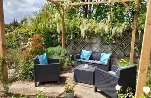 Chateaubriant Apartment | Chateaubriant town center gite with terrace and garden