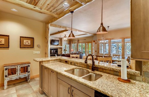 Mountain House Apartment | Chateaux DuMont 2724