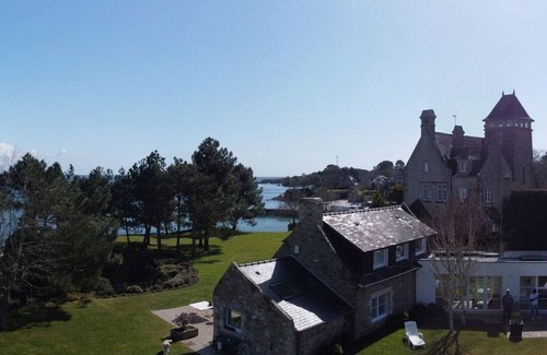 Fouesnant House | Chaumiere 5 Direct sur mer Avec Jardin , Jacuzzi et Sauna