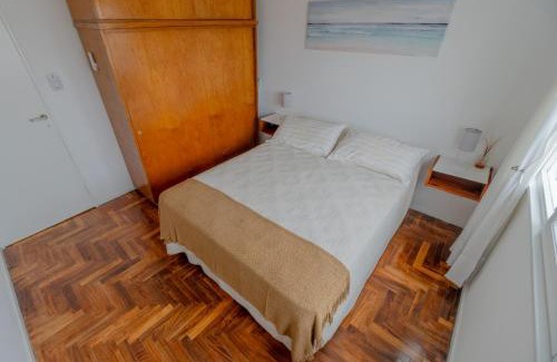 Mar del Plata Apartment | Check and Home - Plaza Colón II - 4 Huéspedes en el Centro Luminoso