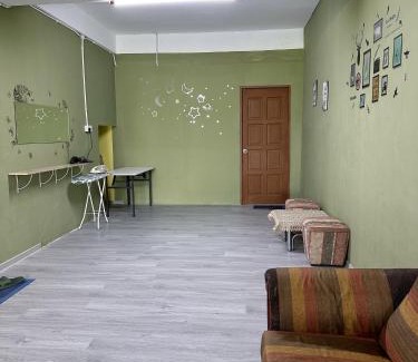 Sibu Apartment | Check In Studio Homestay 15pax 1 Big Room with 4 kingsize 2 single matress Spacious space Super Budget