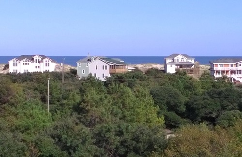 Carova Beach House | Cheepest House on the Beach with a Pool, Hot tub, 6 Bedrooms, Wild Horses