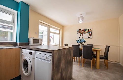 Worcester House | Cheerful 3-bed house in Worcester City Centre